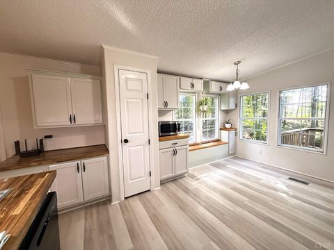 Tiny photo for 12668 Patrick Henry Hwy Hwy, Brookneal, VA 24528 (MLS # 364832)