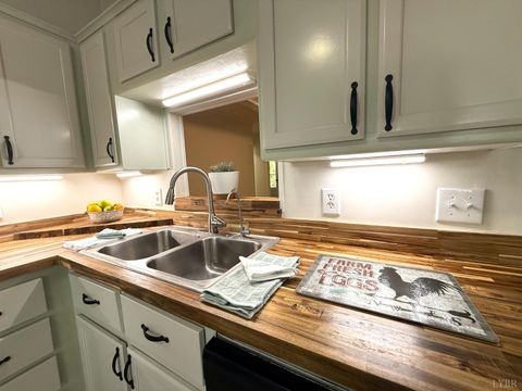 Tiny photo for 12668 Patrick Henry Hwy Hwy, Brookneal, VA 24528 (MLS # 364832)