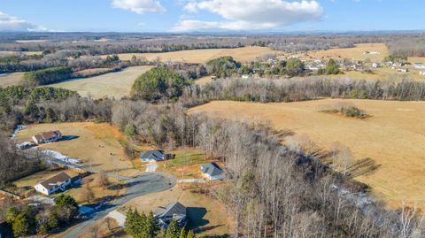 Tiny photo for 682 Cornfield Lane, Appomattox, VA 24522 (MLS # 363822)