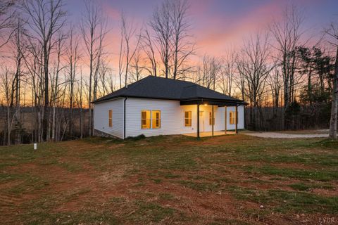 Tiny photo for 682 Cornfield Lane, Appomattox, VA 24522 (MLS # 363822)