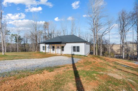 Tiny photo for 682 Cornfield Lane, Appomattox, VA 24522 (MLS # 363822)