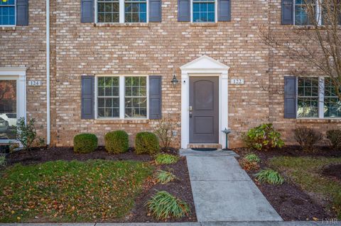 Tiny photo for 122 Colonnade Street, Lynchburg, VA 24502 (MLS # 363048)