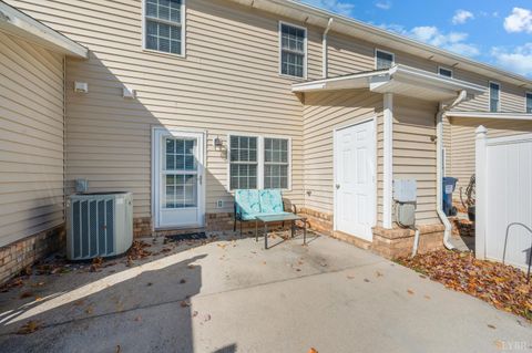 Tiny photo for 122 Colonnade Street, Lynchburg, VA 24502 (MLS # 363048)