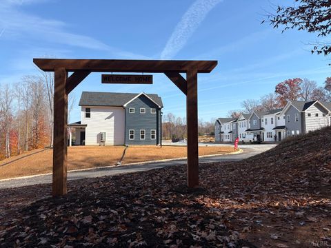 Tiny photo for 110 Aaron Place Pl #613, Lynchburg, VA 24502 (MLS # 363176)