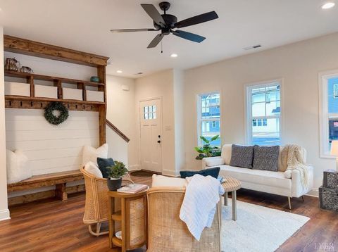 Tiny photo for 110 Aaron Place Pl #613, Lynchburg, VA 24502 (MLS # 363176)