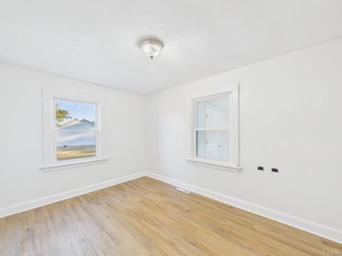 Tiny photo for 469 Confederate Boulevard, Appomattox, VA 24522 (MLS # 364146)