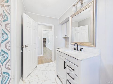 Tiny photo for 469 Confederate Boulevard, Appomattox, VA 24522 (MLS # 364146)