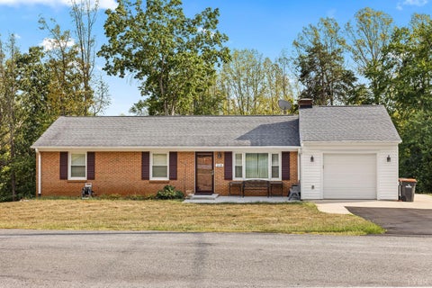 Photo of 218 Patricia Drive, Lynchburg, VA 24501 (MLS # 369283)