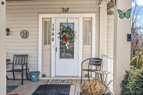 Tiny photo for 1300 16th Street, Lynchburg, VA 24504 (MLS # 364001)