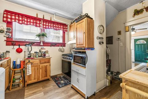 Tiny photo for 1300 16th Street, Lynchburg, VA 24504 (MLS # 364001)