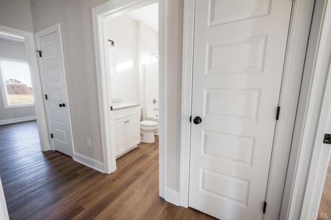 Tiny photo for 10494 Leesville Road, Lynch Station, VA 24571 (MLS # 363037)