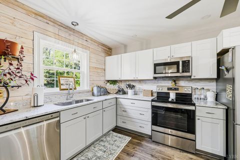 Tiny photo for 1271 Church Street, Appomattox, VA 24522 (MLS # 366361)