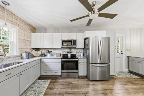 Tiny photo for 1271 Church Street, Appomattox, VA 24522 (MLS # 366361)