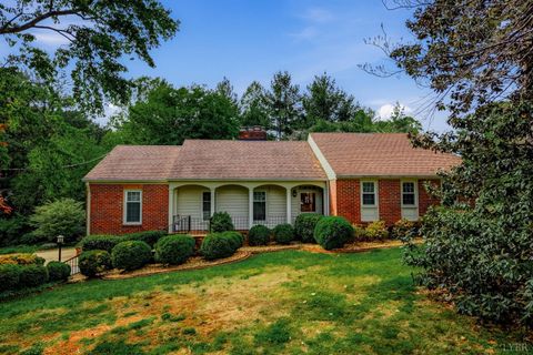 Tiny photo for 1271 Church Street, Appomattox, VA 24522 (MLS # 366361)