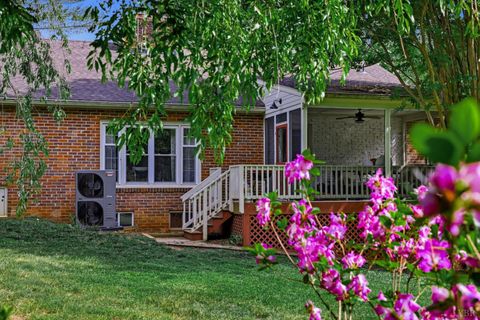 Tiny photo for 1271 Church Street, Appomattox, VA 24522 (MLS # 366361)