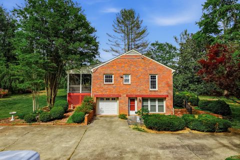 Tiny photo for 1271 Church Street, Appomattox, VA 24522 (MLS # 366361)
