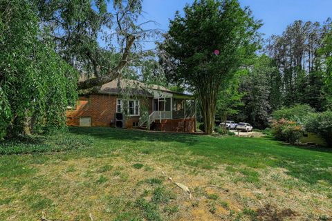 Tiny photo for 1271 Church Street, Appomattox, VA 24522 (MLS # 366361)