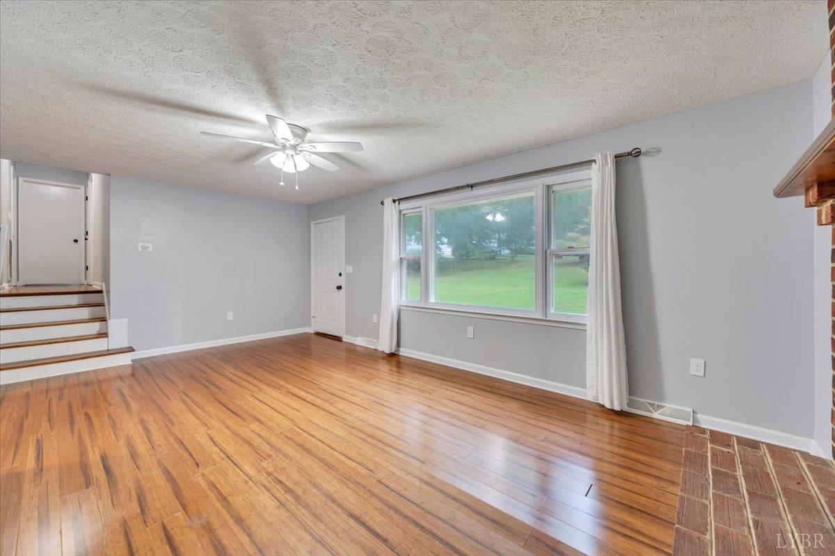 Lynchburg, Virginia 24503, United States, 3 Bedrooms Bedrooms, ,2 BathroomsBathrooms,Residential,Active,176433