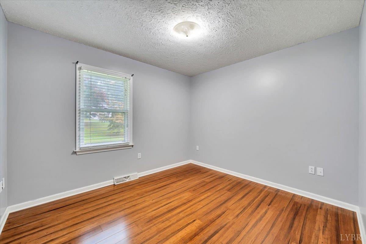 Lynchburg, Virginia 24503, United States, 3 Bedrooms Bedrooms, ,2 BathroomsBathrooms,Residential,Active,176433