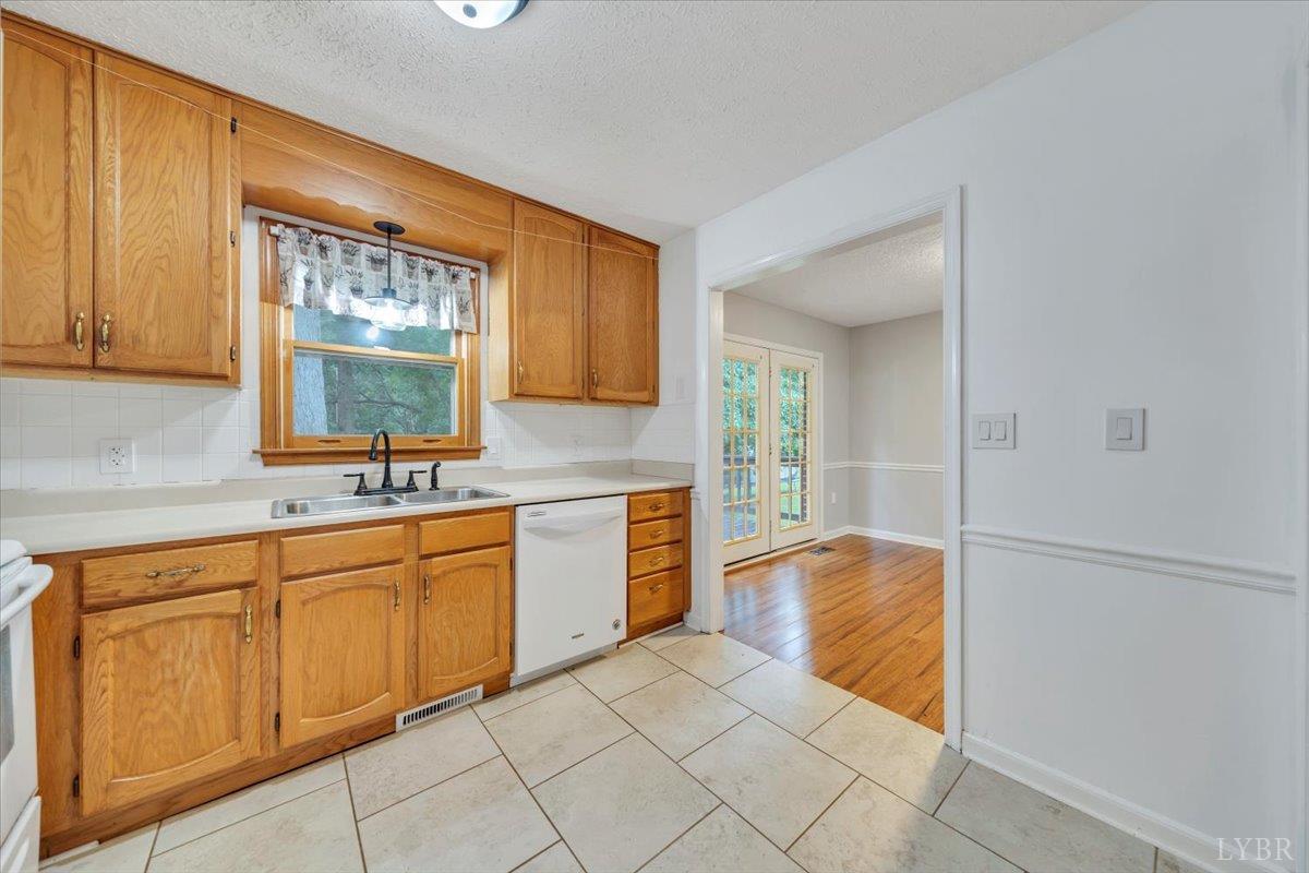 Lynchburg, Virginia 24503, United States, 3 Bedrooms Bedrooms, ,2 BathroomsBathrooms,Residential,Active,176433