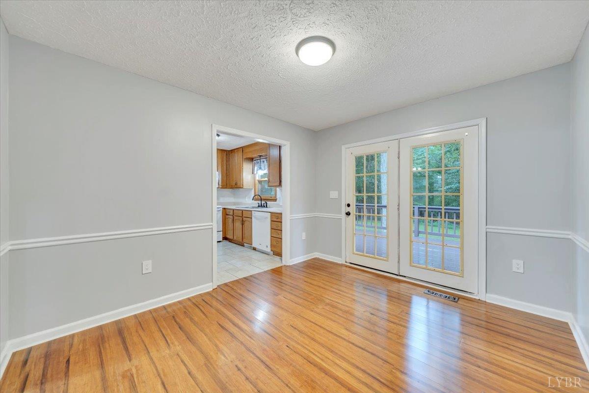 Lynchburg, Virginia 24503, United States, 3 Bedrooms Bedrooms, ,2 BathroomsBathrooms,Residential,Active,176433