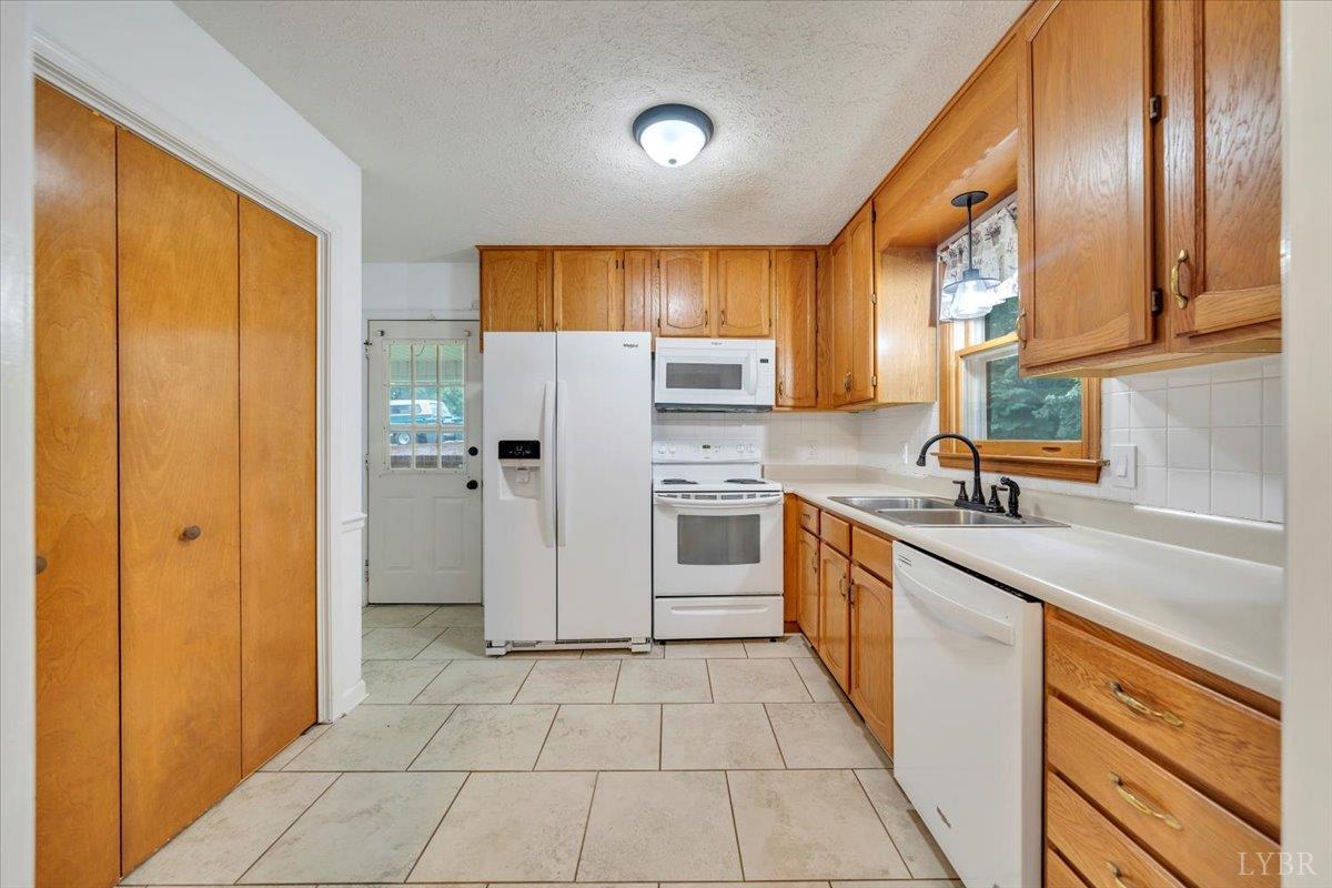 Lynchburg, Virginia 24503, United States, 3 Bedrooms Bedrooms, ,2 BathroomsBathrooms,Residential,Active,176433