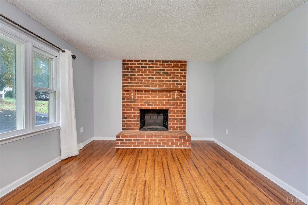 Lynchburg, Virginia 24503, United States, 3 Bedrooms Bedrooms, ,2 BathroomsBathrooms,Residential,Active,176433