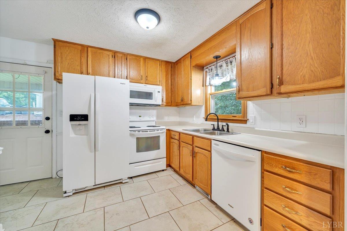 Lynchburg, Virginia 24503, United States, 3 Bedrooms Bedrooms, ,2 BathroomsBathrooms,Residential,Active,176433