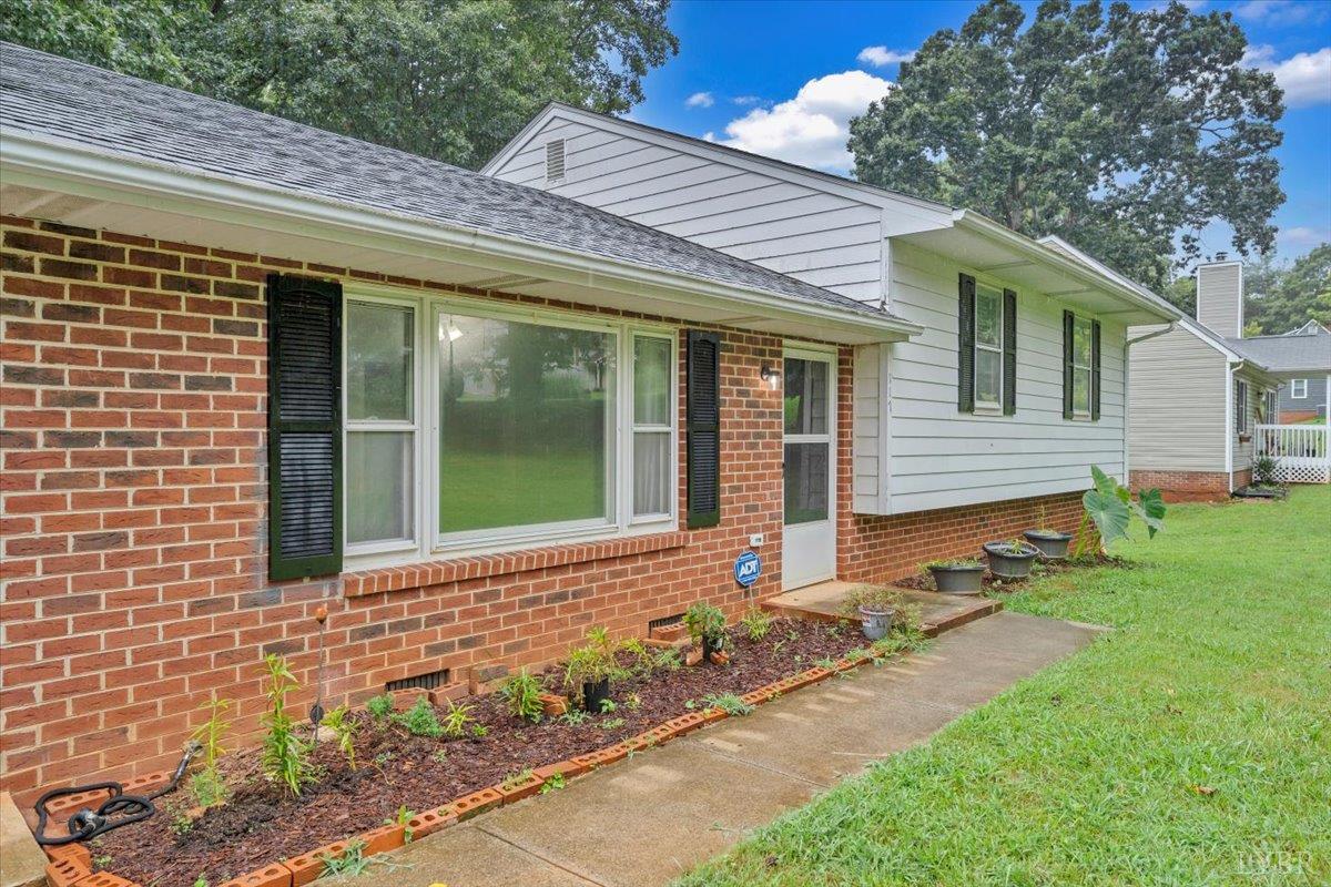 Lynchburg, Virginia 24503, United States, 3 Bedrooms Bedrooms, ,2 BathroomsBathrooms,Residential,Active,176433