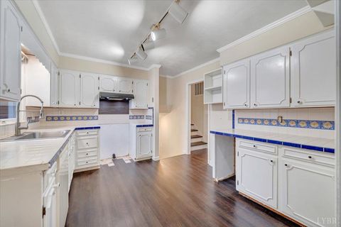 Tiny photo for 1261 Bear Creek Loop Loop, Bedford, VA 24523 (MLS # 363491)