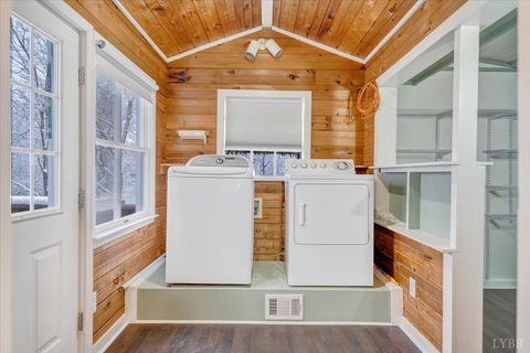 Tiny photo for 1261 Bear Creek Loop Loop, Bedford, VA 24523 (MLS # 363491)