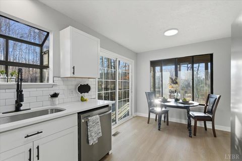 Tiny photo for 103 colonial Court, Lynchburg, VA 24551 (MLS # 363274)