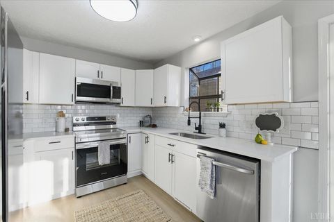 Tiny photo for 103 colonial Court, Lynchburg, VA 24551 (MLS # 363274)