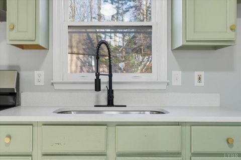 Tiny photo for 103 colonial Court, Lynchburg, VA 24551 (MLS # 363274)