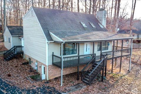Tiny photo for 103 colonial Court, Lynchburg, VA 24551 (MLS # 363274)