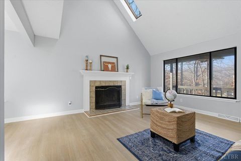 Tiny photo for 103 colonial Court, Lynchburg, VA 24551 (MLS # 363274)