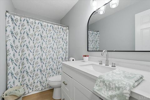 Tiny photo for 103 colonial Court, Lynchburg, VA 24551 (MLS # 363274)