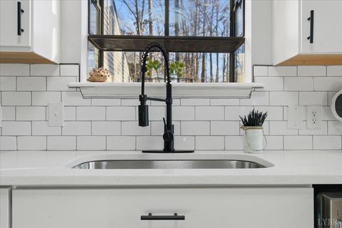 Tiny photo for 103 colonial Court, Lynchburg, VA 24551 (MLS # 363274)