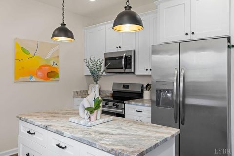 Tiny photo for 403 North Ave, Appomattox, VA 24522 (MLS # 364395)