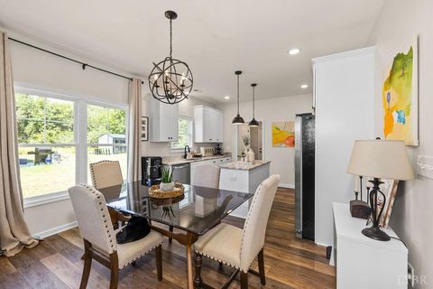 Tiny photo for 403 North Ave, Appomattox, VA 24522 (MLS # 364395)