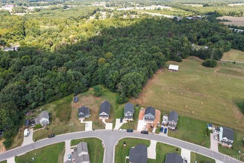 Tiny photo for 403 North Ave, Appomattox, VA 24522 (MLS # 364395)