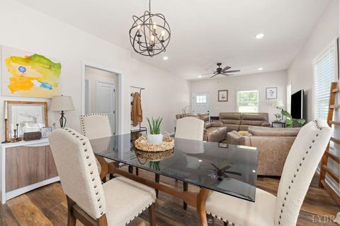 Tiny photo for 403 North Ave, Appomattox, VA 24522 (MLS # 364395)