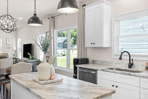 Tiny photo for 403 North Ave, Appomattox, VA 24522 (MLS # 364395)