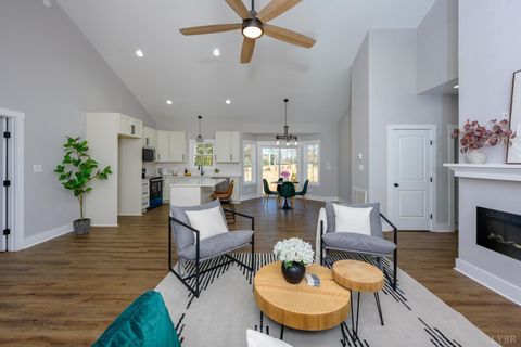 Tiny photo for 1906 Lakeside Drive, Lynchburg, VA 24501 (MLS # 363895)