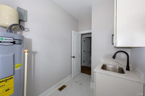 Tiny photo for 1906 Lakeside Drive, Lynchburg, VA 24501 (MLS # 363895)