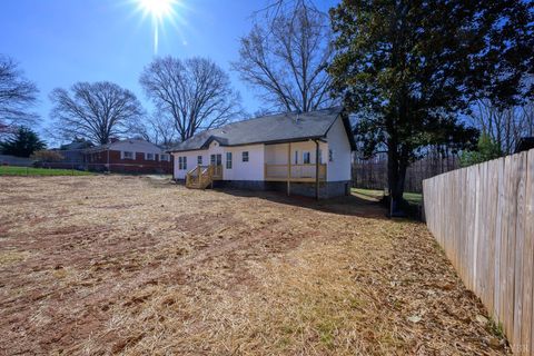 Tiny photo for 1906 Lakeside Drive, Lynchburg, VA 24501 (MLS # 363895)