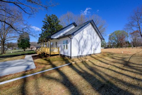 Tiny photo for 1906 Lakeside Drive, Lynchburg, VA 24501 (MLS # 363895)