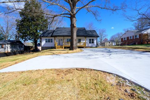 Tiny photo for 1906 Lakeside Drive, Lynchburg, VA 24501 (MLS # 363895)
