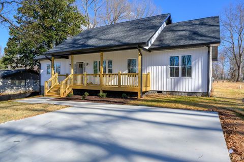 Tiny photo for 1906 Lakeside Drive, Lynchburg, VA 24501 (MLS # 363895)