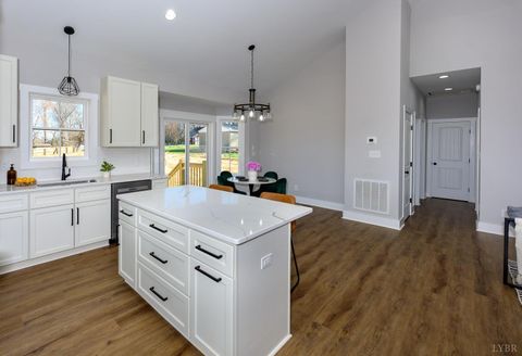 Tiny photo for 1906 Lakeside Drive, Lynchburg, VA 24501 (MLS # 363895)